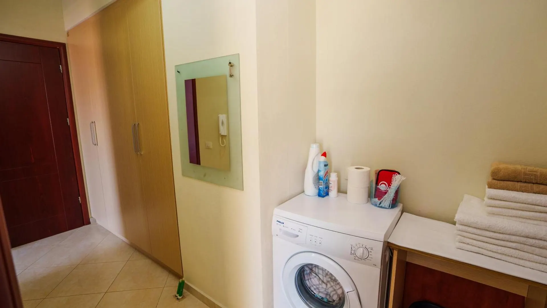 Sarah'S Apartments - 5 Min Walk To Beaches & Boulevard - Big Balcony! Saranda Arnavutluk